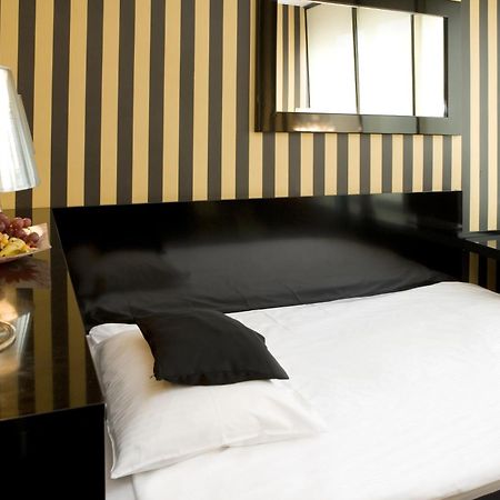 รีเลซา โฮเทล เบลวู อัน แดร์ อัลชเตอร์ Hotel ฮัมบูร์ก ห้อง รูปภาพ