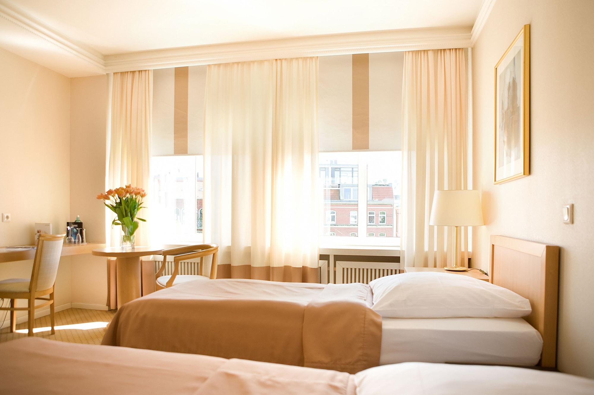 รีเลซา โฮเทล เบลวู อัน แดร์ อัลชเตอร์ Hotel ฮัมบูร์ก ภายนอก รูปภาพ