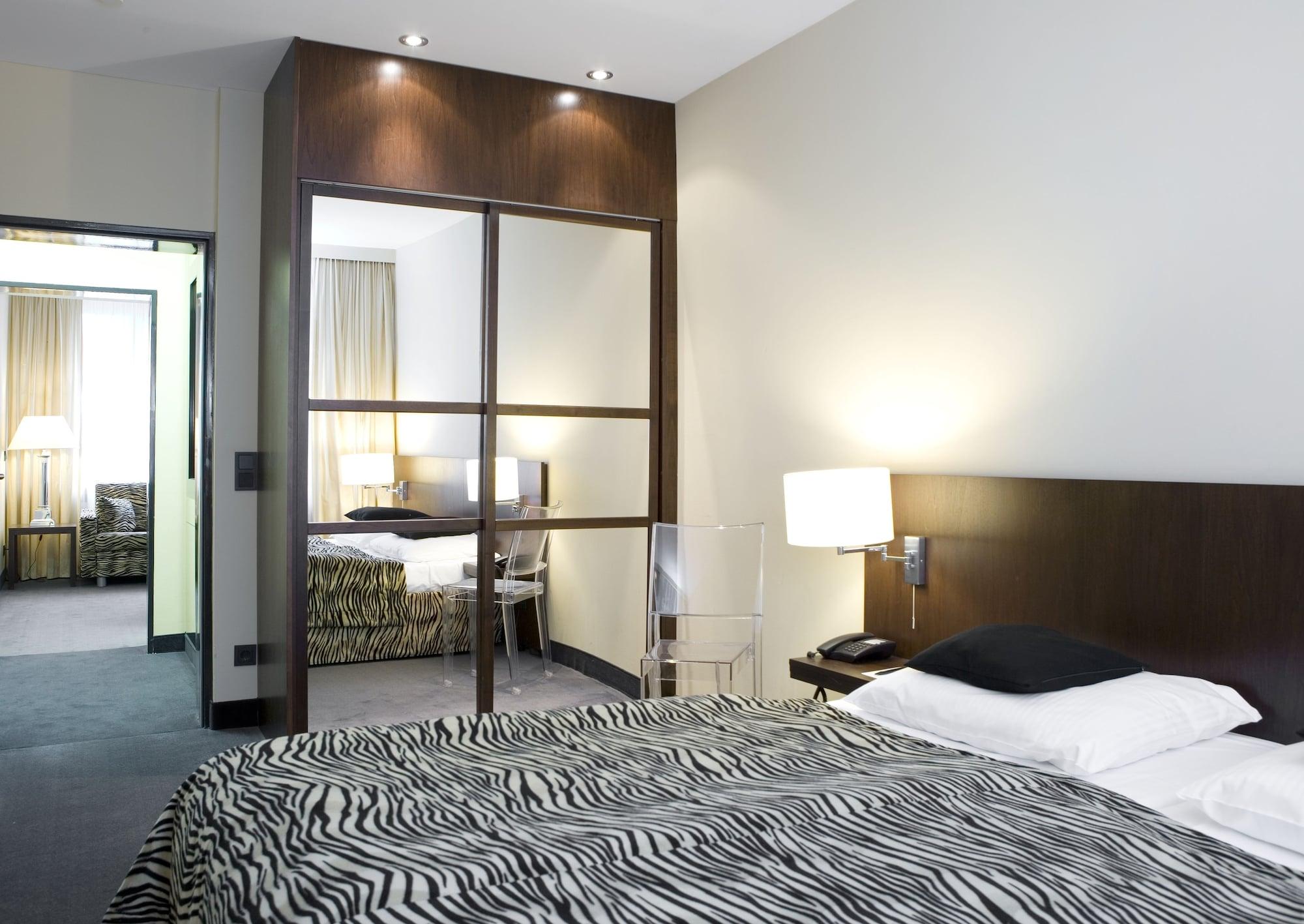 รีเลซา โฮเทล เบลวู อัน แดร์ อัลชเตอร์ Hotel ฮัมบูร์ก ภายนอก รูปภาพ